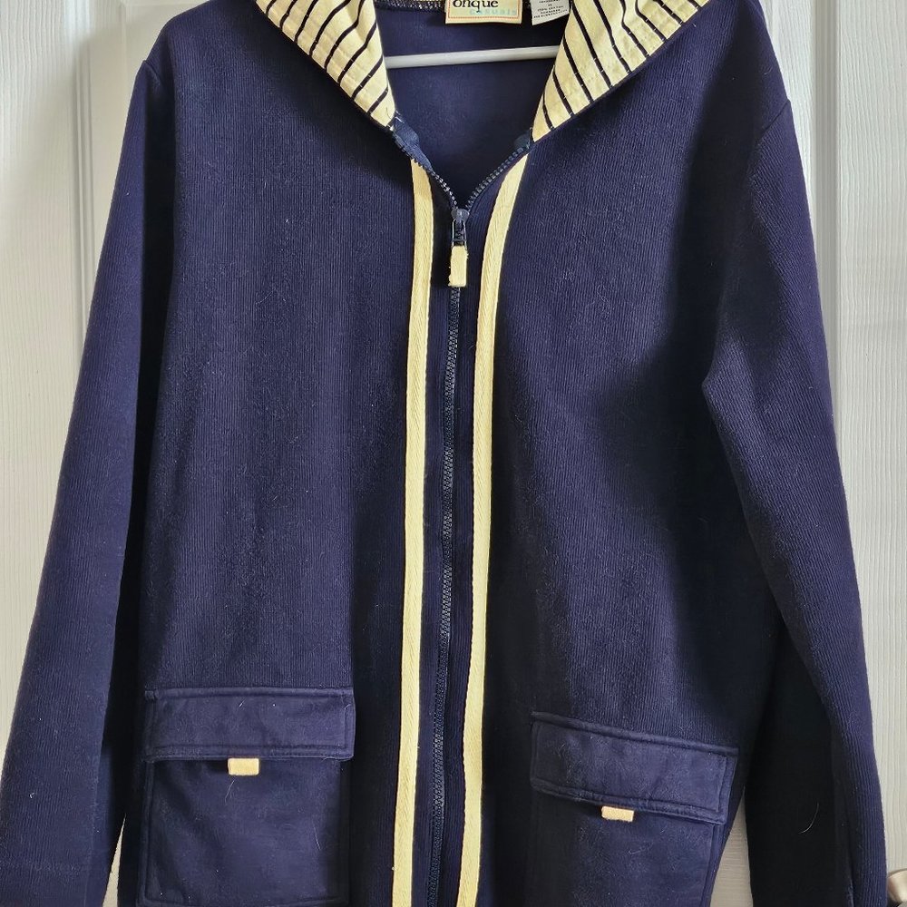 Hooded jacket